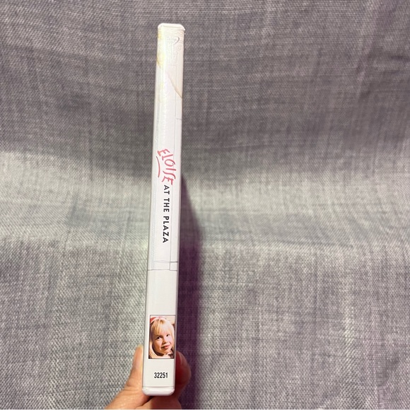 Disney Eloise At The Plaza 2003 DVD Children Kids Family Classic Movie - Picture 2 of 6